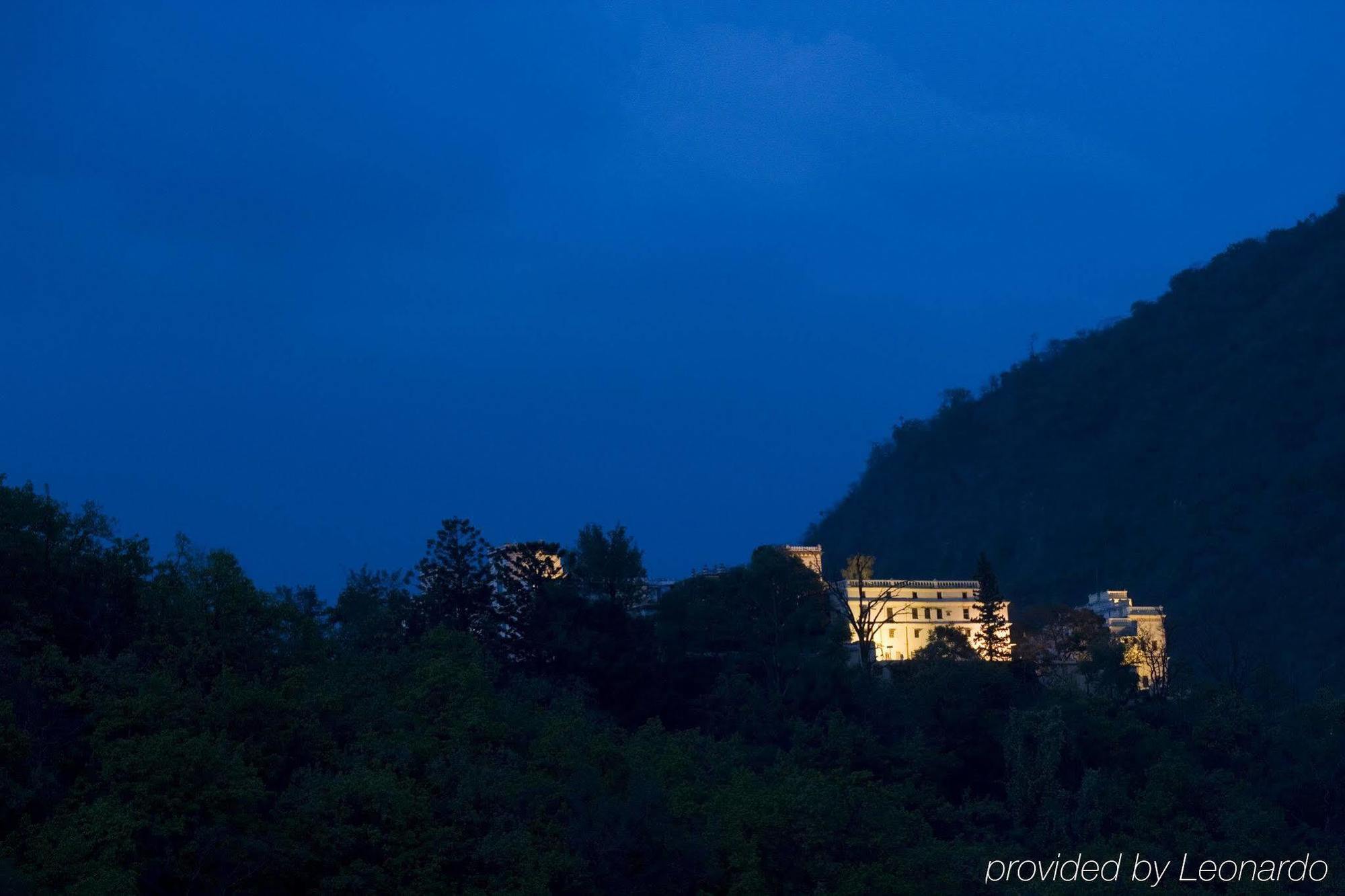 Отель Ananda In The Himalayas Ришикеш Экстерьер фото